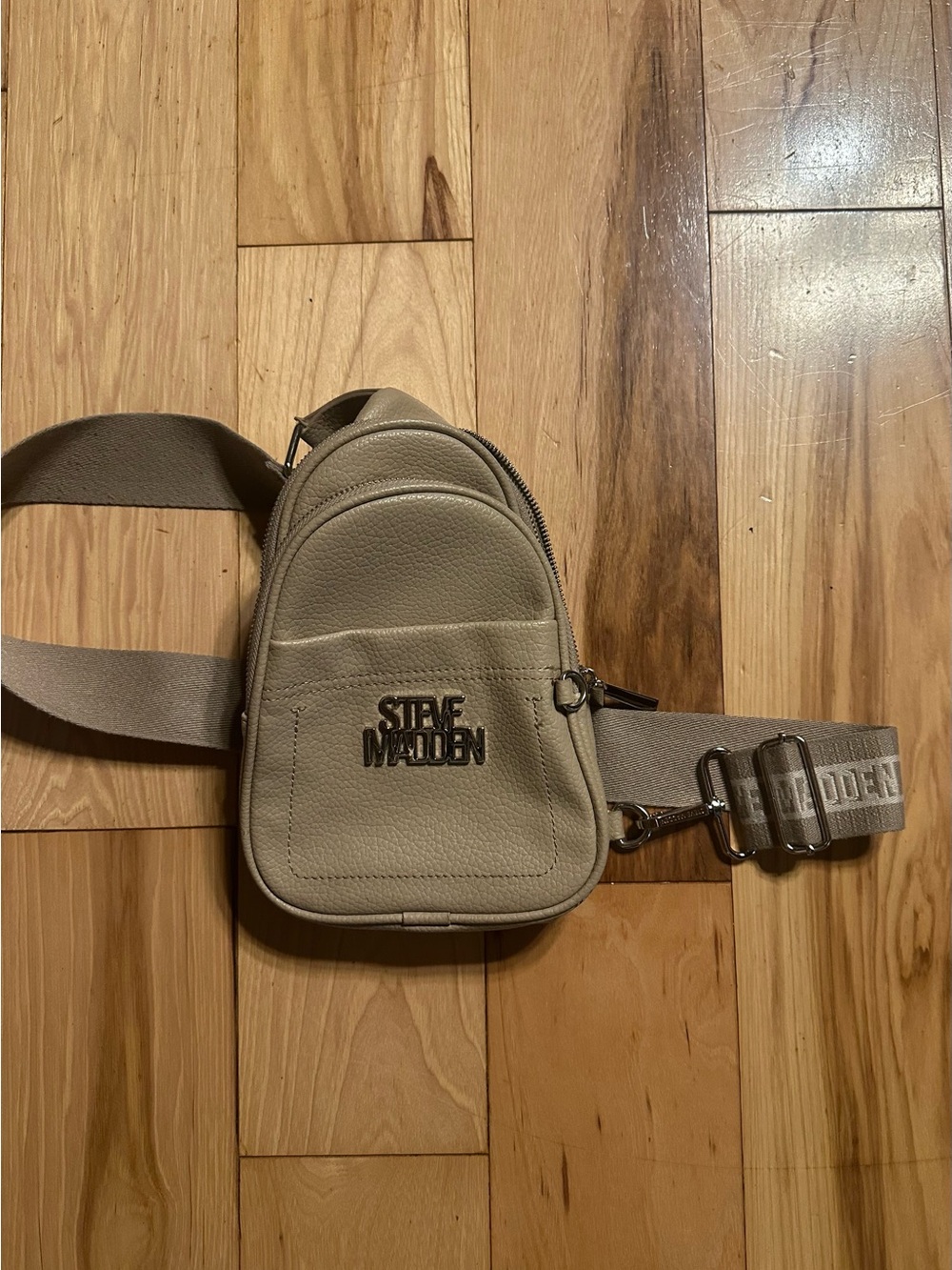 Steve Madden Beige/Tan Crossbody Belt Bag